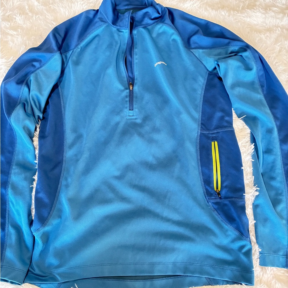 Patagonia Men's Blue and Yellow Rash Guard